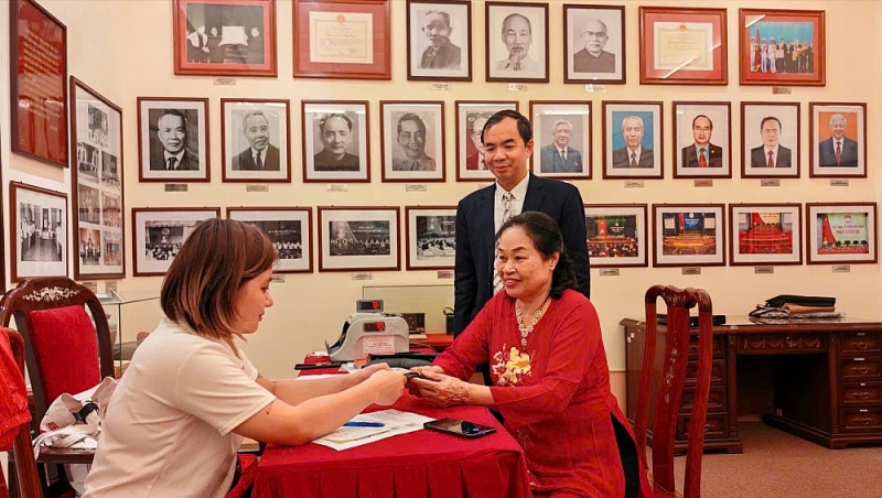 Tây Hồ chung tay, vượt mốc 2,3 tỷ đồng hỗ trợ miền Trung ruột thịt