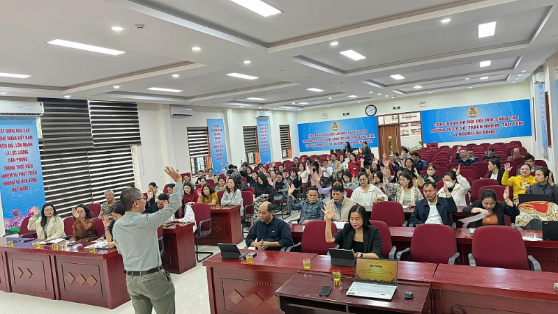 Các đại biểu tương tác với diễn giả