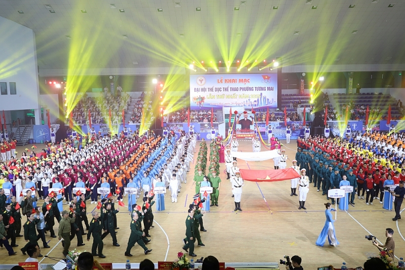 Tương Mai bừng sáng ngọn lửa thể thao 2025