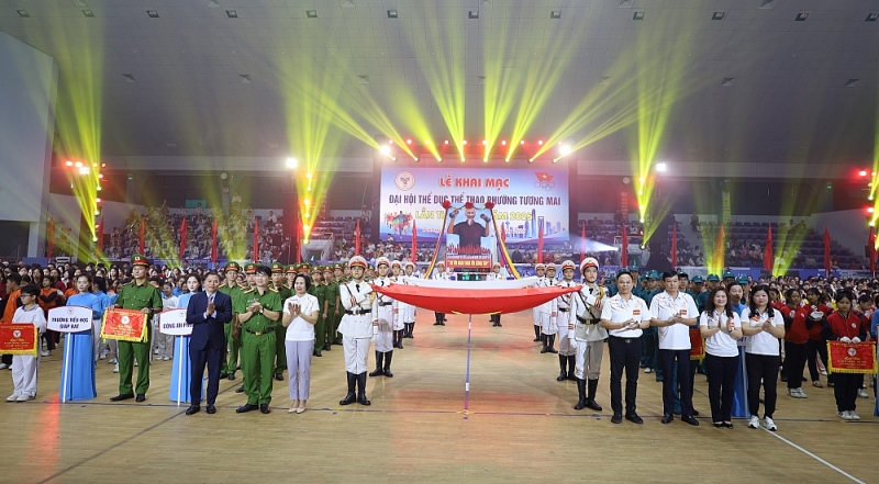 Tương Mai bừng sáng ngọn lửa thể thao 2025