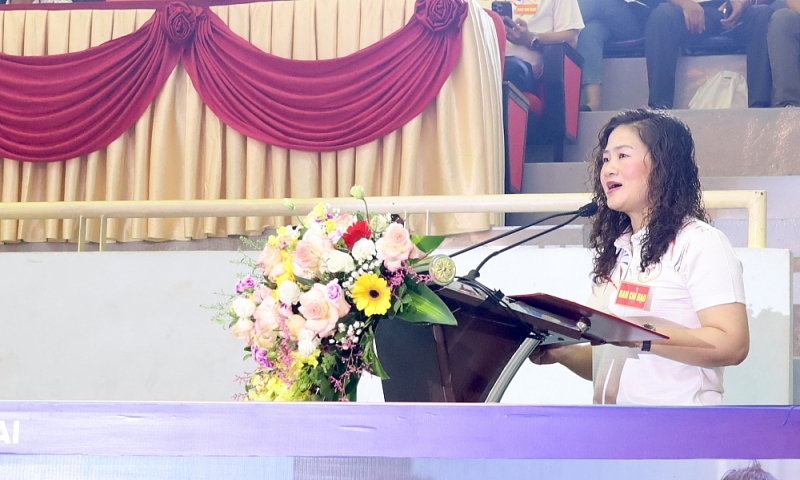 Tương Mai bừng sáng ngọn lửa thể thao 2025