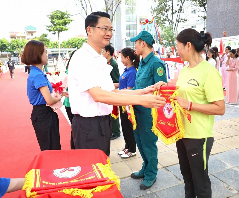 Phú Thượng tưng bừng khai hội thể thao 2025