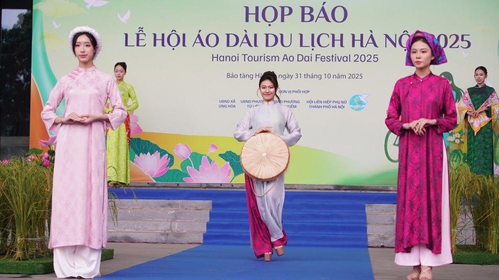 Đưa áo dài trở thành biểu trưng nhận diện du lịch của Thủ đô