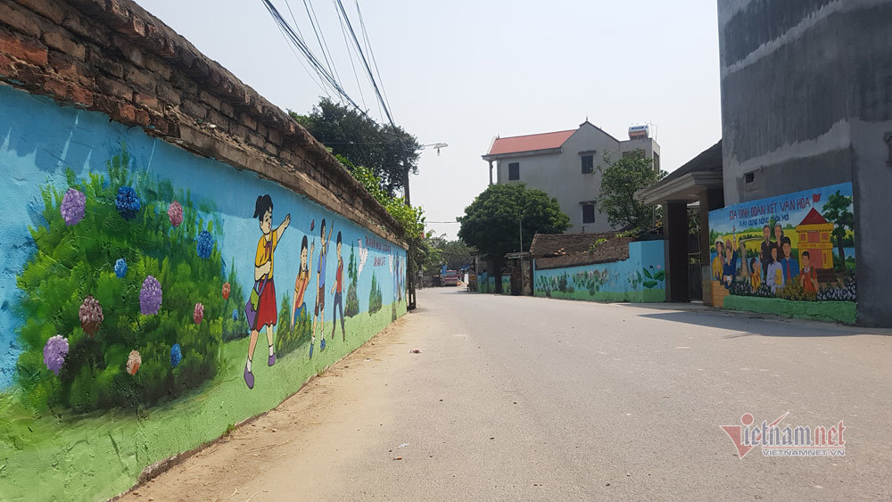 Bắc Giang: Thắp điện đi cấy đêm, ban ngày làm Nông thôn mới