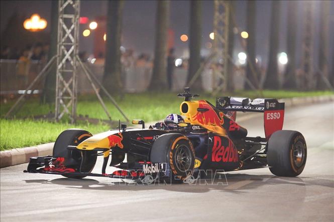 Hà Nội điều chỉnh lộ trình nhiều tuyến buýt để thi công đường đua F1