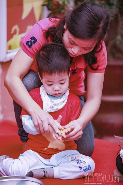 bien ngay nha giao thanh ngay hoi vui choi cua cac con