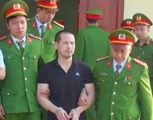 Con trai hạ sát bố đẻ vì không xin được tiền mua ô tô