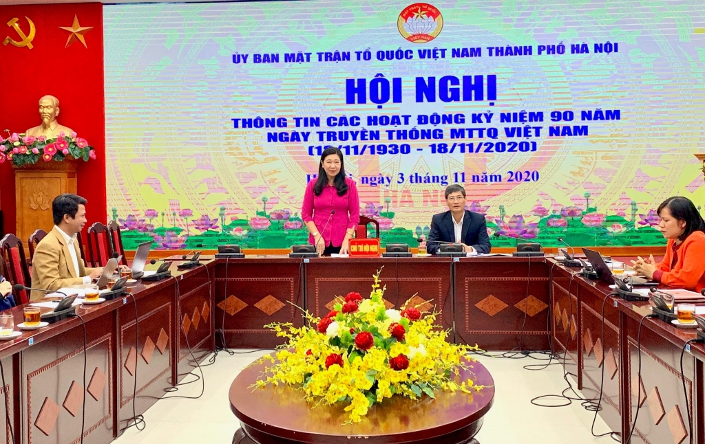 Chủ tịch Ủy ban MTTQ Việt Nam TP Hà Nội Nguyễn Lan Hương thông tin tại tại hội nghị