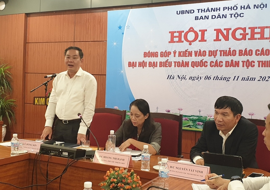 Ông Lê Hồng Sơn, Ủy viên Ban Thường vụ Thành ủy, Phó Chủ tịch UBND TP Hà Nội phát biểu tại hội nghị