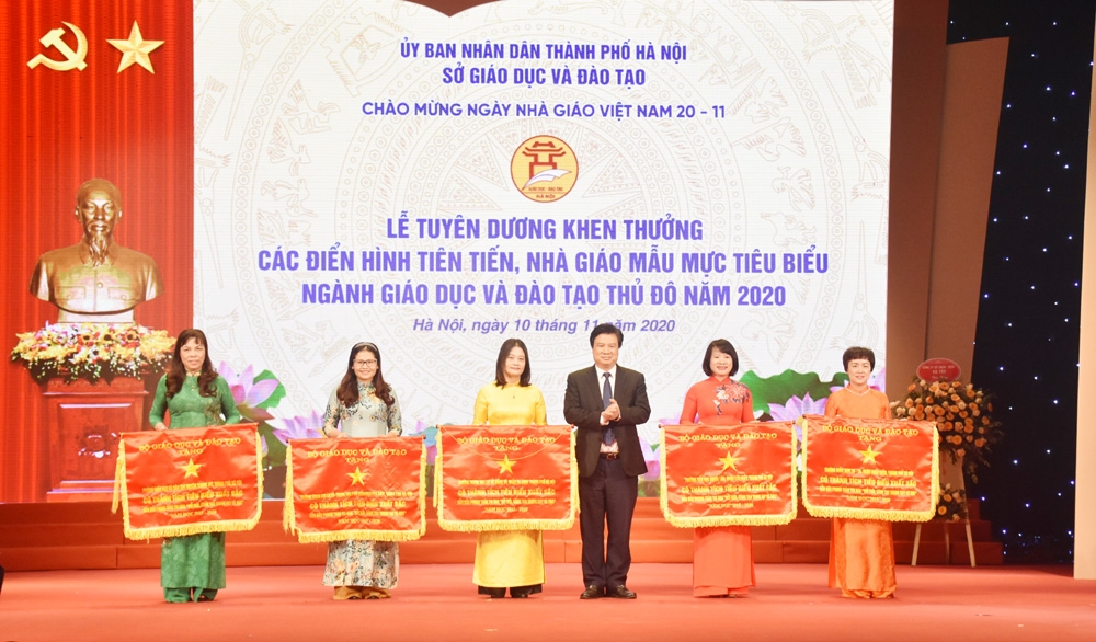 Hà Nội tuyên dương nhà giáo mẫu mực tiêu biểu năm 2020