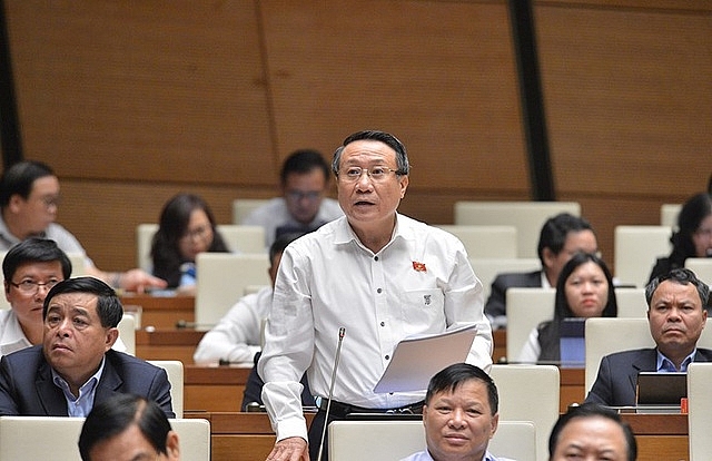 Đại biểu Hà Sỹ Đồng - Đoàn đại biểu Quốc hội tỉnh Quảng Trị - đặt câu hỏi chất vấn