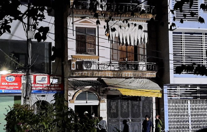 Vây bắt đối tượng ném bom xăng vào nhà hàng xóm lúc nửa đêm