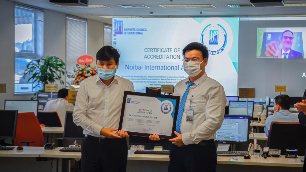 Cảng HKQT Nội Bài được cấp chứng nhận an toàn chống dịch