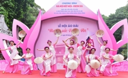 ha noi ton vinh ta ao dai truyen thong trong huong sac trang an