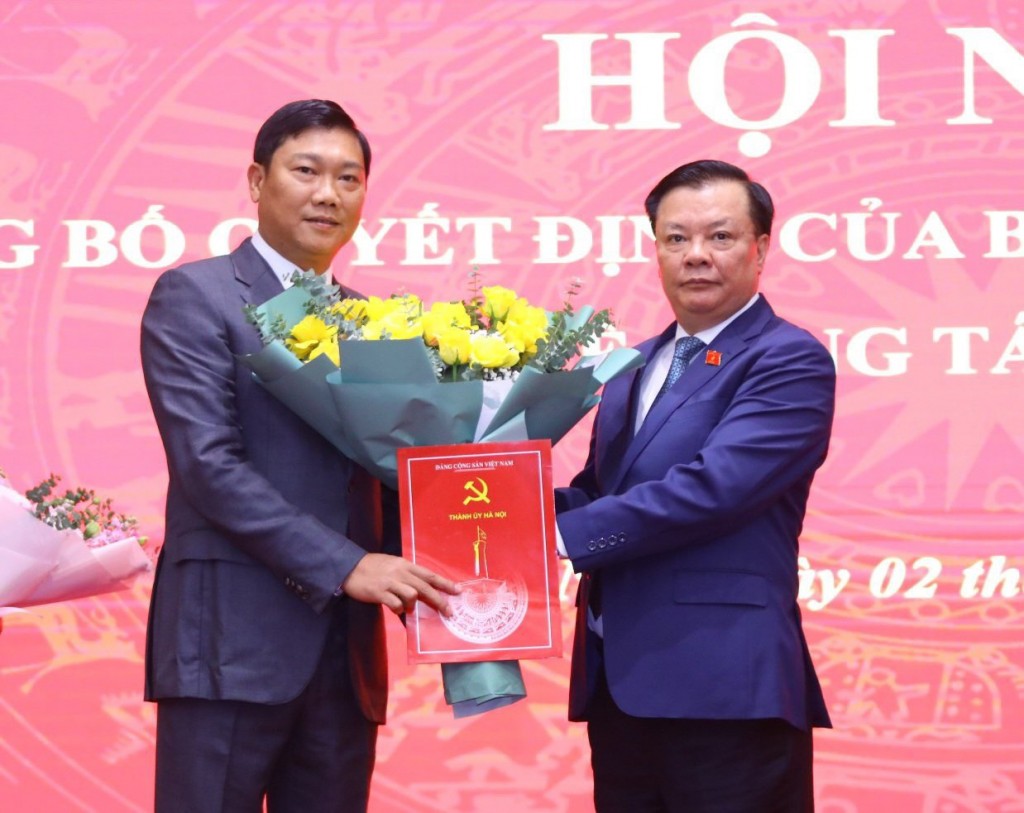 Ban Thường vụ Thành ủy Hà Nội trao 3 quyết định về công tác cán bộ