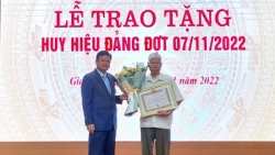 ha noi huyen uy gia lam to chuc le trao tang huy hieu dang dot 711