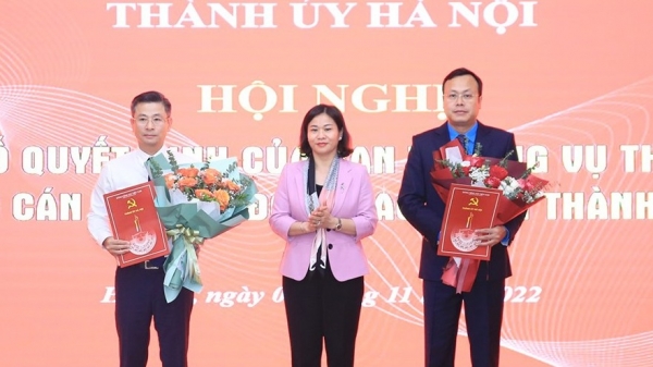 Phó Bí thư Thường trực Thành ủy Hà Nội trao 3 quyết định về công tác cán bộ