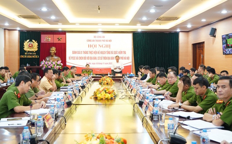 Công an thành phố Hà Nội tổ chức sơ kết 1 tháng triển khai thực hiện tổng rà soát, kiểm tra an toàn về PCCC và CNCH