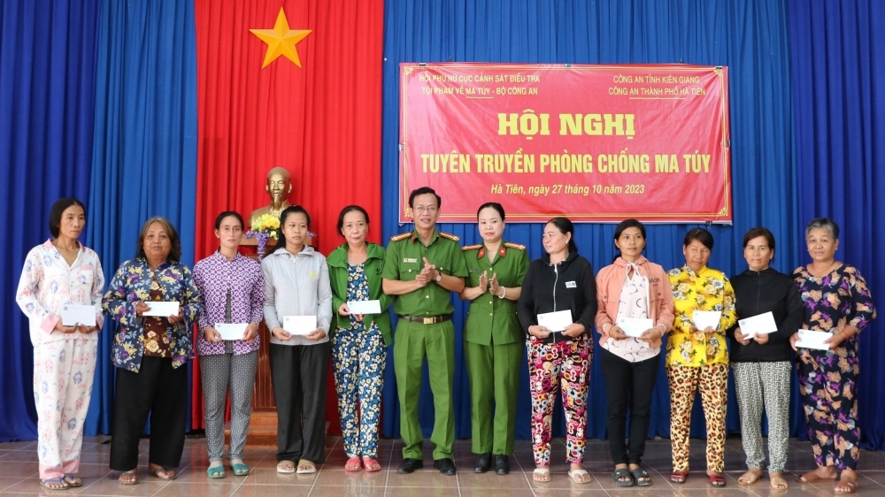 3.000 người dân xã biên giới được tuyên truyền về ma túy