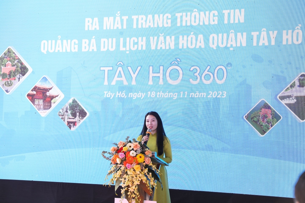 Phó Chủ tịch UBND quận Bùi Thị Lan Phương phát biểu trong buổi lễ ra mắt