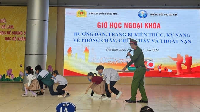 Gần 3.000 học sinh Trường Tiểu học Đại Kim được diễn tập kỹ năng phòng cháy