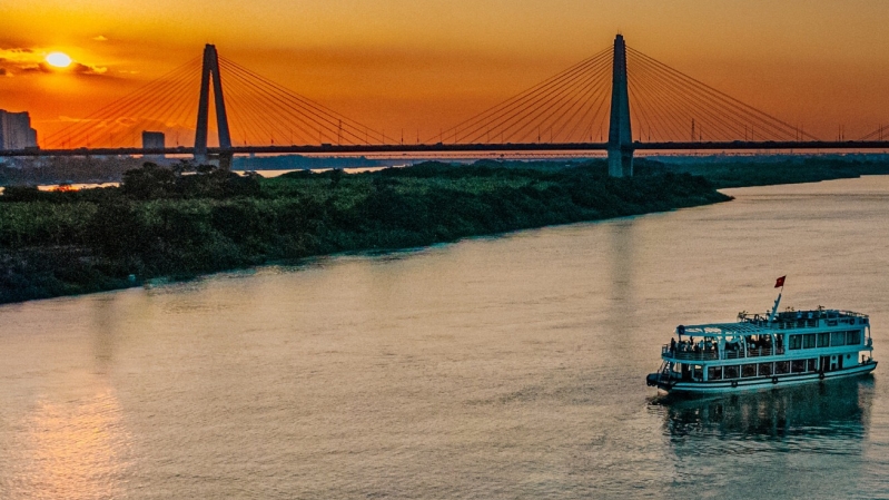 Trên sóng sông Hồng - giữ nhịp cho ‘Thủ đô bên sông "vươn tầm”