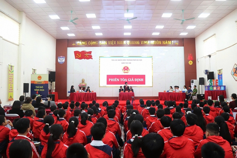 Phiên toà giả định