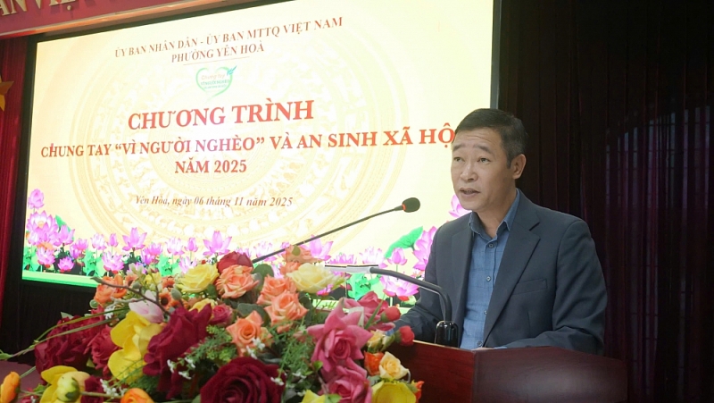 Phó Chủ tịch Ủy ban MTTQ Việt Nam phường Yên Hoà Ngô Đức Cường phát biểu tại buổi lễ.