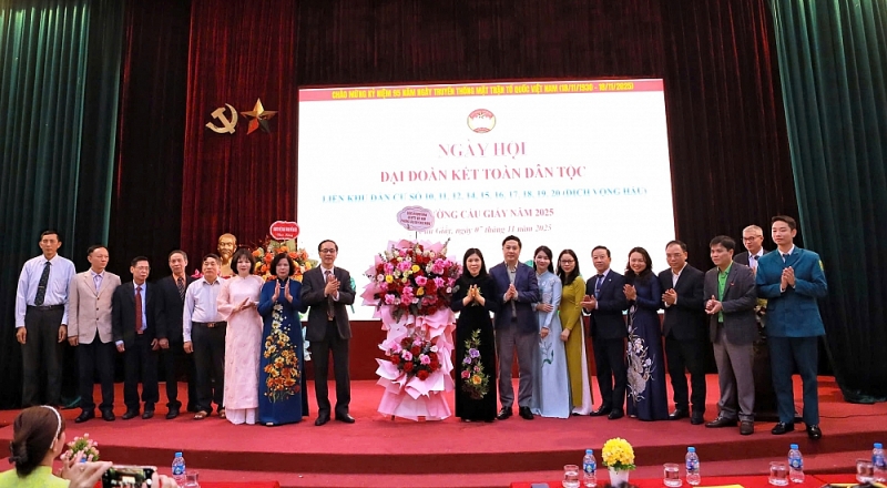 Ấm tình Ngày hội Đại đoàn kết toàn dân tộc ở phường Cầu Giấy