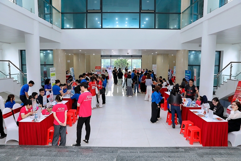 Ngày hội việc làm phường Cầu Giấy 2025: “Cầu nối” giữa doanh nghiệp và người lao động