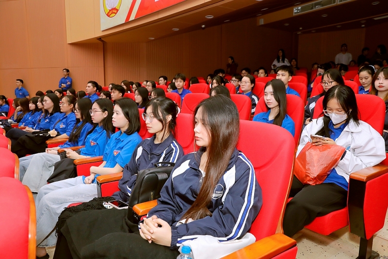 Ngày hội việc làm phường Cầu Giấy 2025: “Cầu nối” giữa doanh nghiệp và người lao động