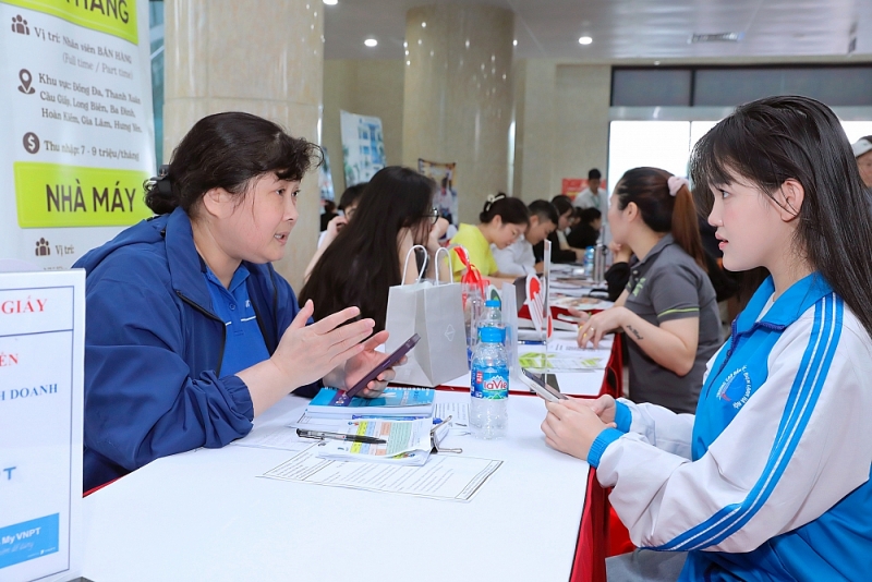 Ngày hội việc làm phường Cầu Giấy 2025: “Cầu nối” giữa doanh nghiệp và người lao động