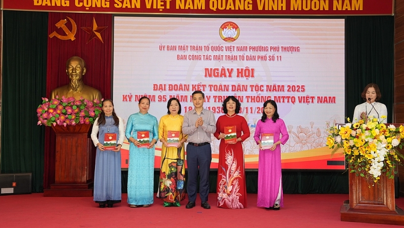 Tổ dân phố số 11 phường Phú Thượng phát huy tinh thần đại đoàn kết toàn dân