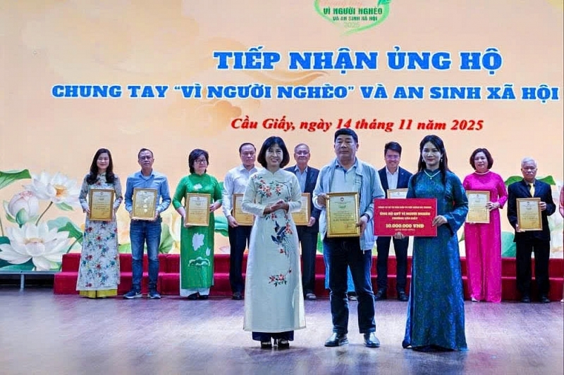 Phường Cầu Giấy tri ân những đóng góp cho công tác Mặt trận