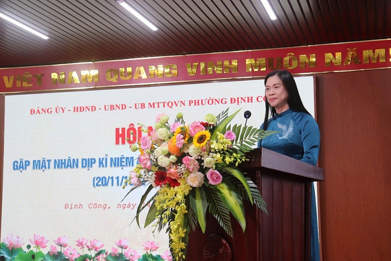 Định Công tôn vinh thầy cô nhân kỷ niệm 43 năm Ngày Nhà giáo Việt Nam Định Công tôn vinh thầy cô nhân kỷ niệm 43 năm Ngày Nhà giáo Việt Nam