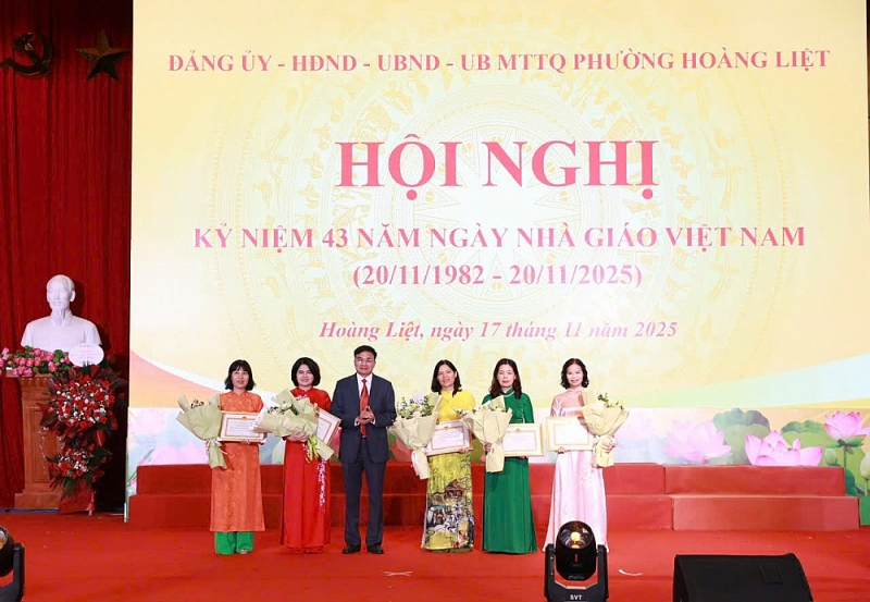 Hoàng Liệt tri ân thầy cô, ghi dấu năm học bứt phá