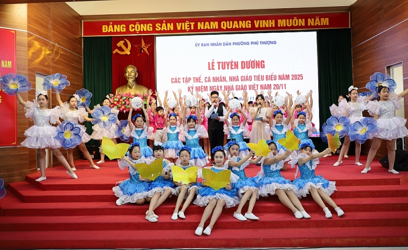 Phú Thượng tri ân thầy cô, tiếp lửa đổi mới giáo dục