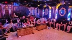ha noi triet pha 3 tu diem bay lac nup bong quan karaoke thu giu nhieu sung dan