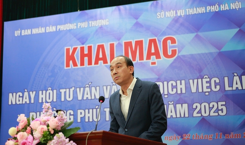 ông Nguyễn Tây Nam, Phó Giám đốc Sở Nội vụ Hà Nội phát biểu tại ngày hội