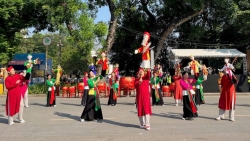 Đồng diễn “Hà Nội - Miền ký ức” thắp lửa Festival Thu Hà Nội 2025