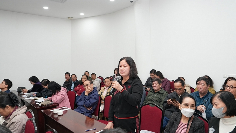 Cử tri nêu ý kiến tại hội nghị