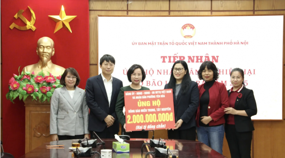 phuong yen hoa ung ho 2 ty dong giup dong bao mien trung tay nguyen