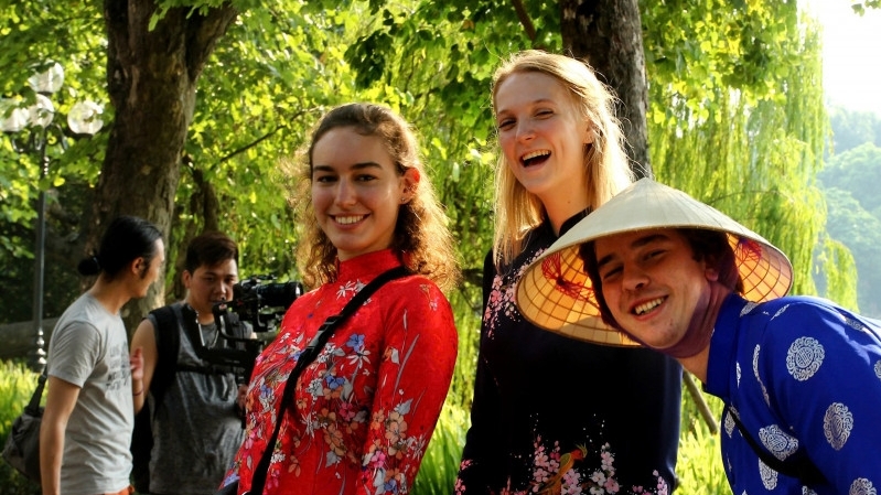 Áo dài - “thương hiệu mềm” của du lịch Hà Nội