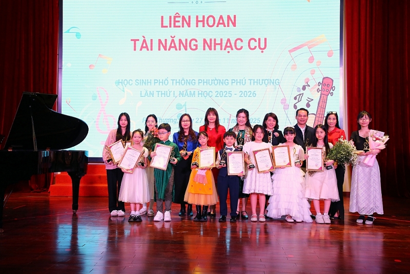 Tỏa sáng tài năng nhạc cụ học sinh Phú Thượng