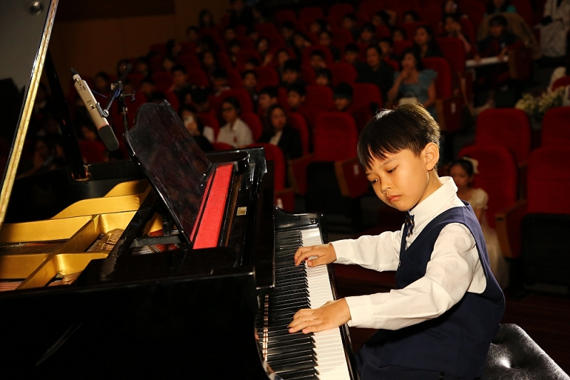 Tỏa sáng tài năng nhạc cụ học sinh Phú Thượng