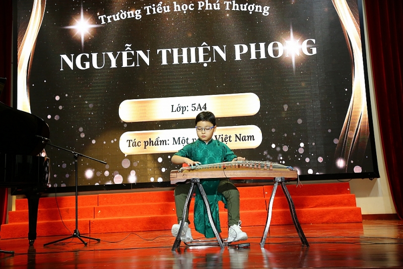Tỏa sáng tài năng nhạc cụ học sinh Phú Thượng