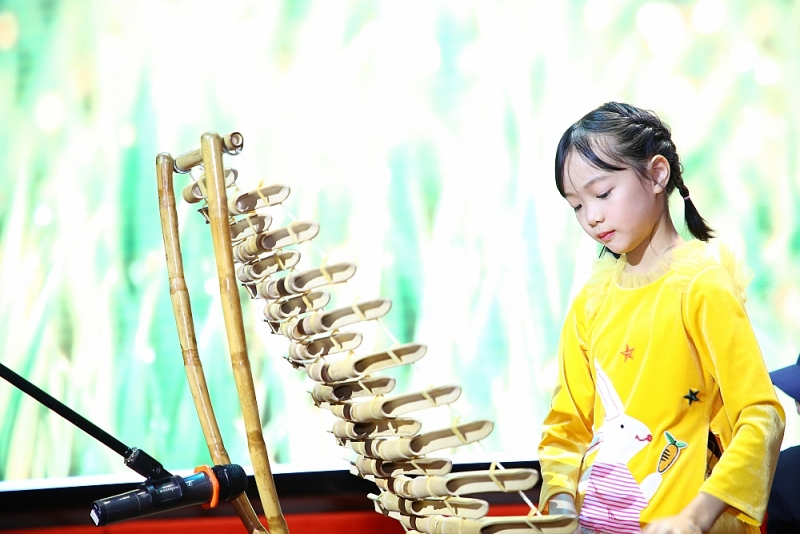 Tỏa sáng tài năng nhạc cụ học sinh Phú Thượng