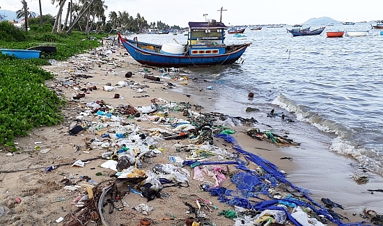 phan dau den nam 2030 cac khu du lich bien noi khong voi san pham nhua dung mot lan