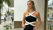 Nữ trọng tài Brazil chăm diện đồ sexy, khoe ngực và bụng săn chắc