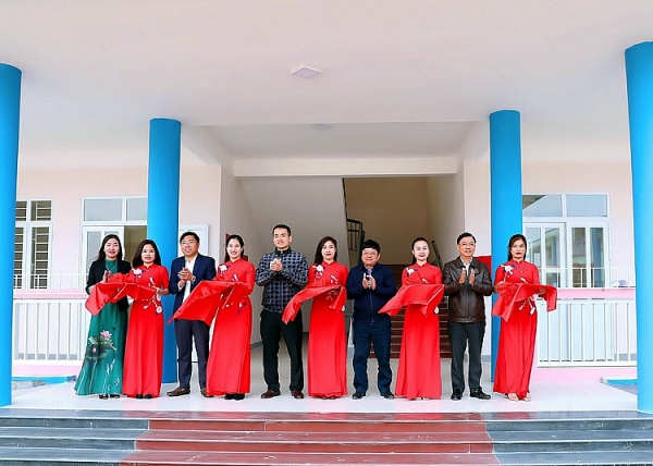 pv gas tai tro xay dung hai truong mam non nghe an va ha tinh